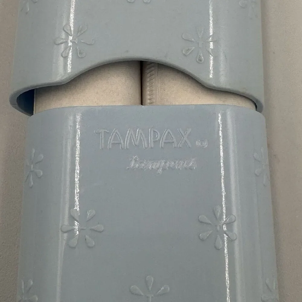 TAMPAX TAMPON CASE HOLDER‎ Floral Blue Hard Plastic Vintage